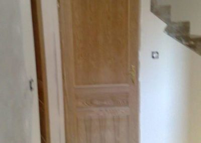 une porte en bois